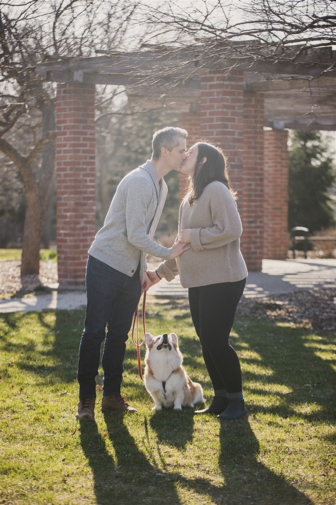 maternity photo at Collingwood Arboretum in spring